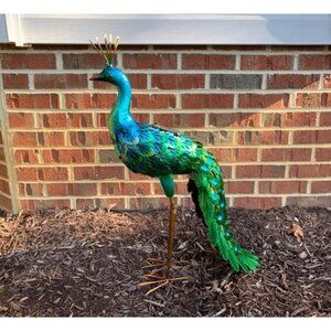 Outdoor Solar Peacock Statue Garden Decor Metal Yard Art for Lawn
